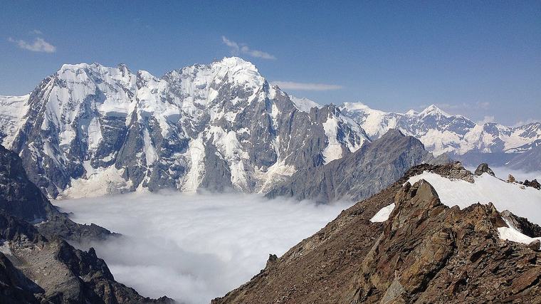 Onze alpinistas morrem em avalanche no desfiladeiro no Cáucaso russo de Bezengi