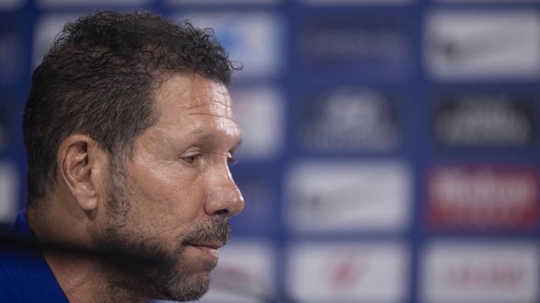 Simeone sobre Julián Álvarez: "Temos de julgar menos e preocuparmo-nos mais em aprender" Internacional