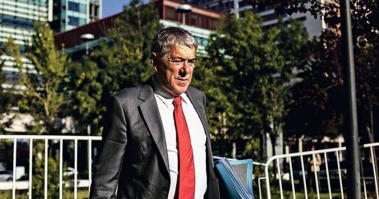 Sócrates apresenta queixa-crime por alegado falso testemunho contra procurador-estrela que liderou a Operação Marquês