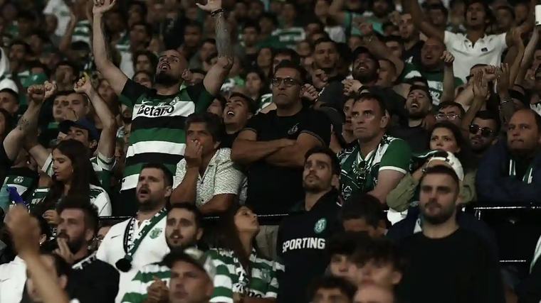 Técnico do Sporting viu cartão vermelho e critica arbitragem: "Exigimos respeito"