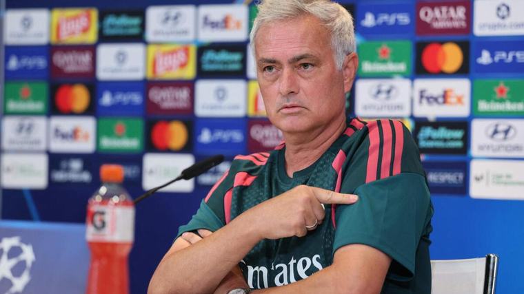 José Mourinho e uma resposta repleta de porquês: "Gostaria de saber..." Portugueses