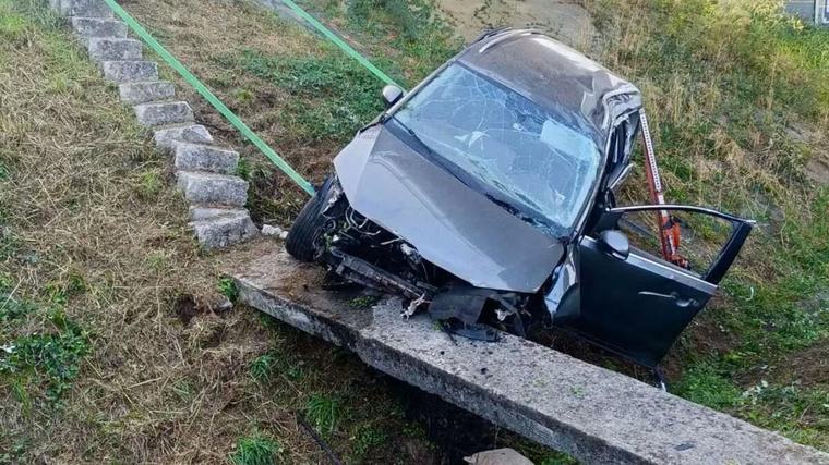 Duas crianças de dez e 14 anos feridas em despiste na A3