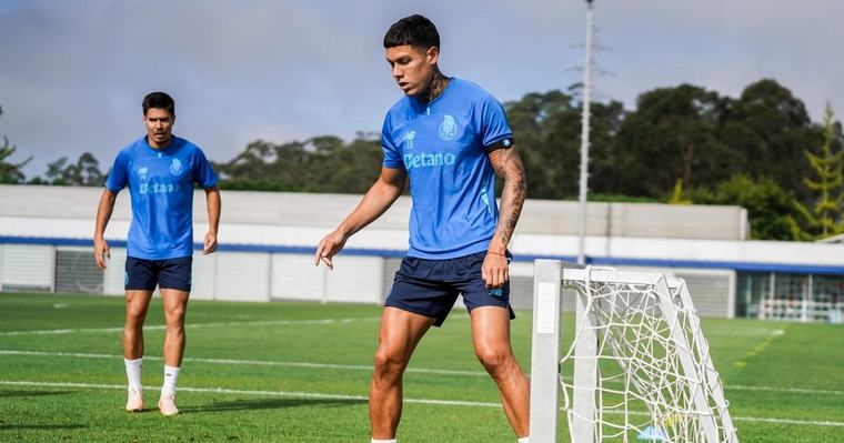 FC Porto: Froholdt no Olival e Samu a surpreender na véspera do Man. City